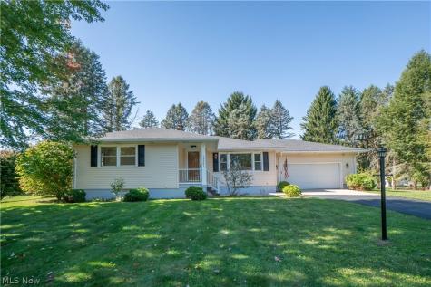 13351 Parkview Avenue NW Uniontown OH 44685