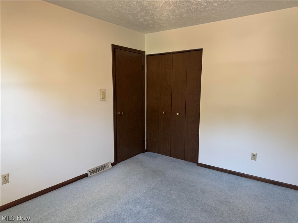 2370 Oak Trace Street Youngstown OH 44515