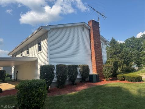 2370 Oak Trace Street Youngstown OH 44515