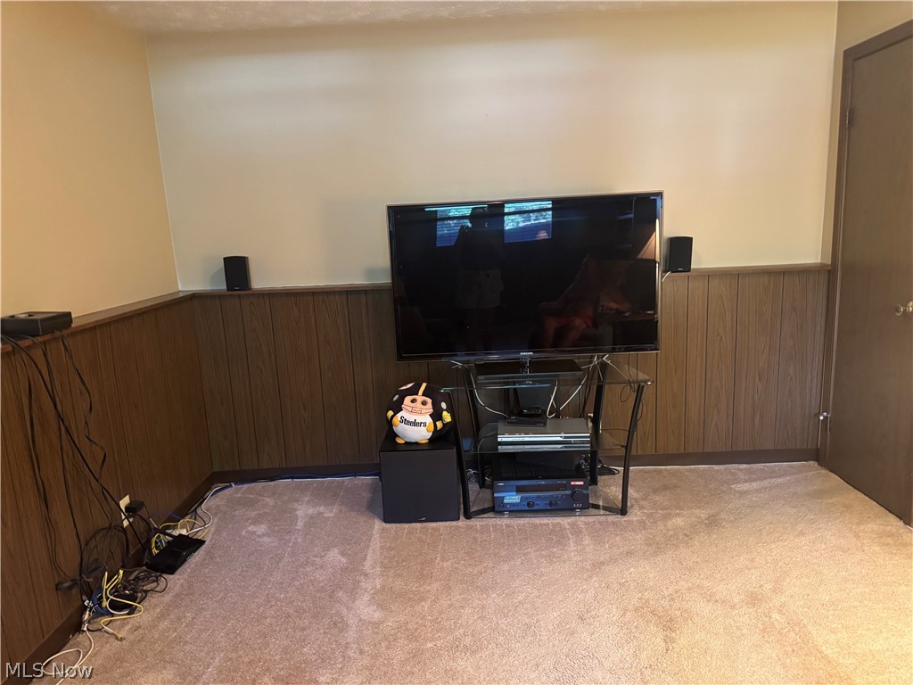 2370 Oak Trace Street Youngstown OH 44515