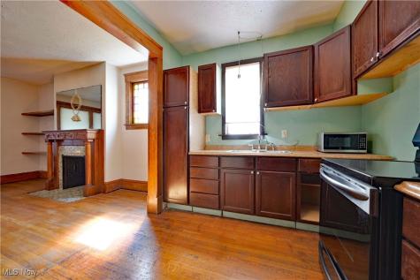 1362 W 61 Street Cleveland OH 44102