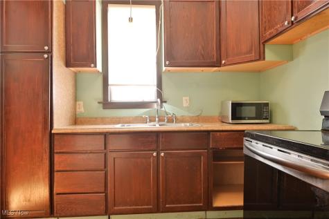 1362 W 61 Street Cleveland OH 44102