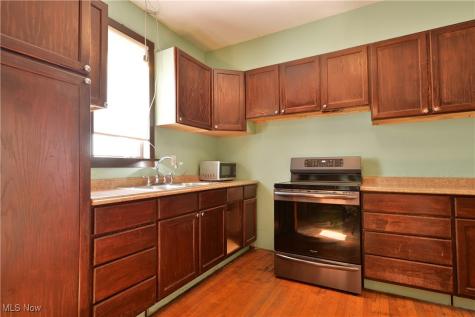 1362 W 61 Street Cleveland OH 44102