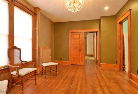 1362 W 61 Street Cleveland OH 44102