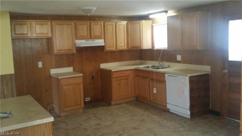 6574 Burton Drive Brook Park OH 44142