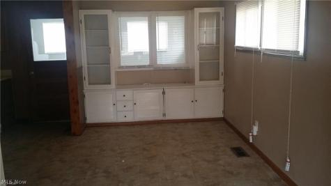 6574 Burton Drive Brook Park OH 44142