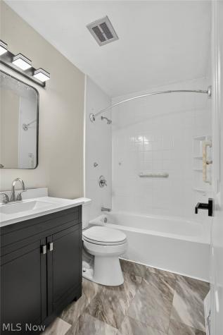 152 Kreiner Avenue Akron OH 44312