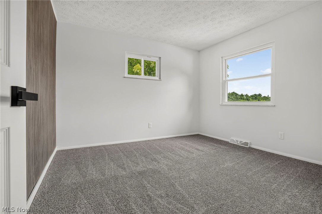 152 Kreiner Avenue Akron OH 44312