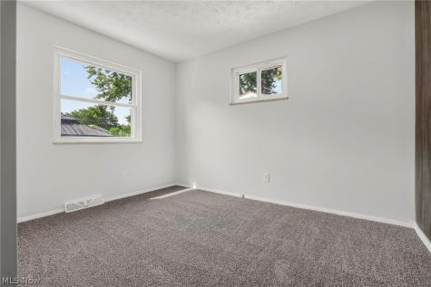 152 Kreiner Avenue Akron OH 44312
