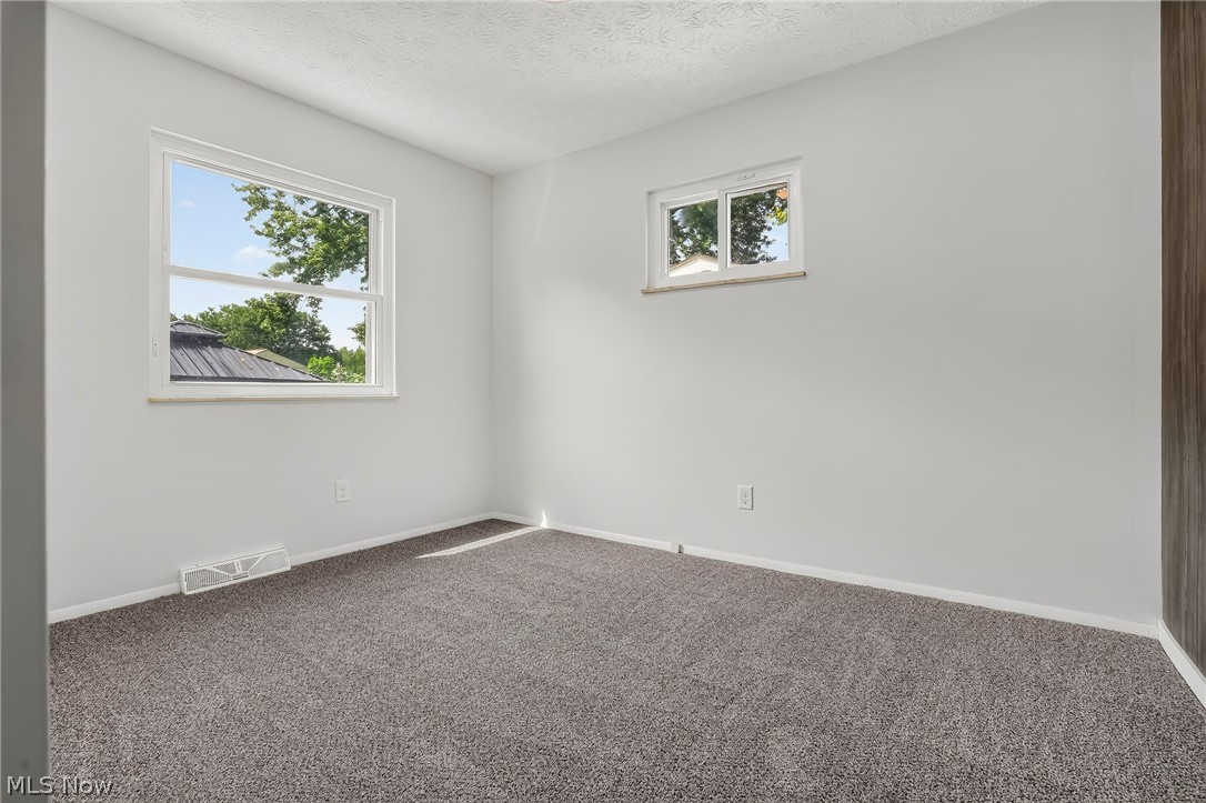 152 Kreiner Avenue Akron OH 44312