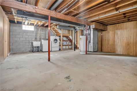 152 Kreiner Avenue Akron OH 44312