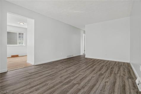 152 Kreiner Avenue Akron OH 44312