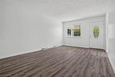 152 Kreiner Avenue Akron OH 44312
