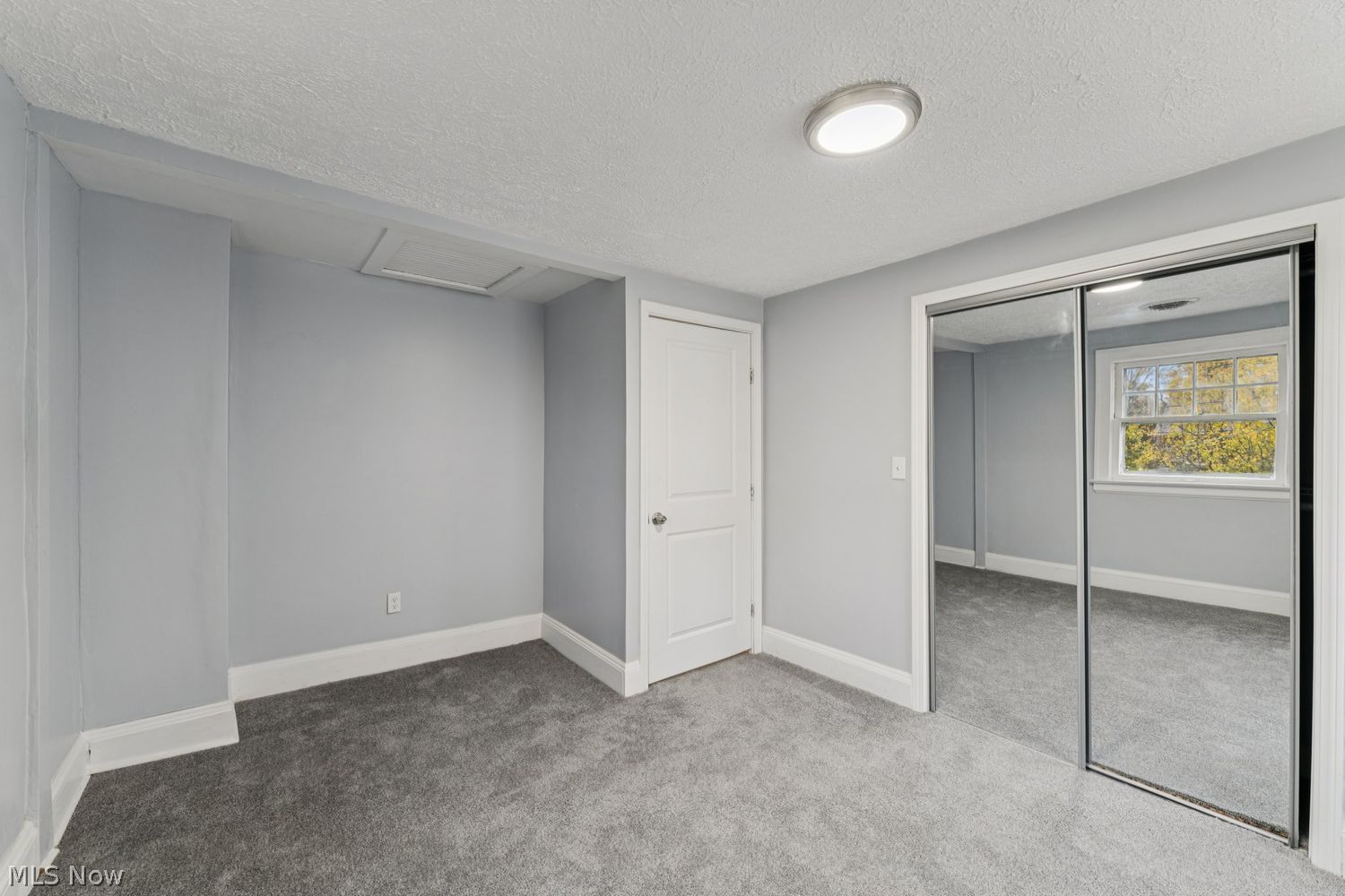 1387 Dietz Avenue Akron OH 44301