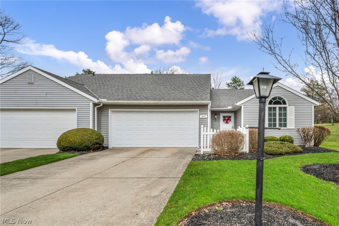 9841 Brookline Oval Strongsville OH 44136