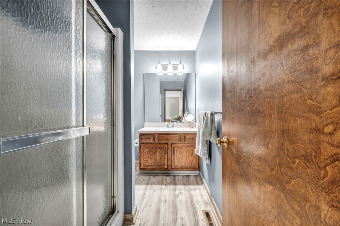 9841 Brookline Oval Strongsville OH 44136