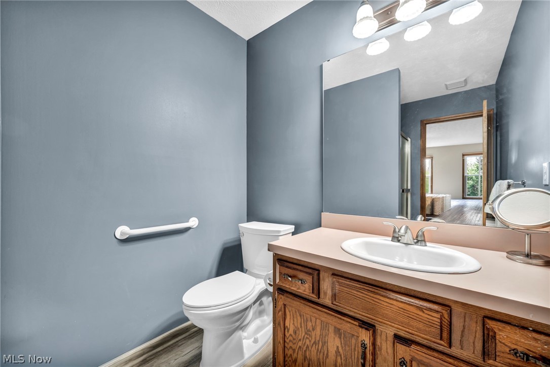 9841 Brookline Oval Strongsville OH 44136