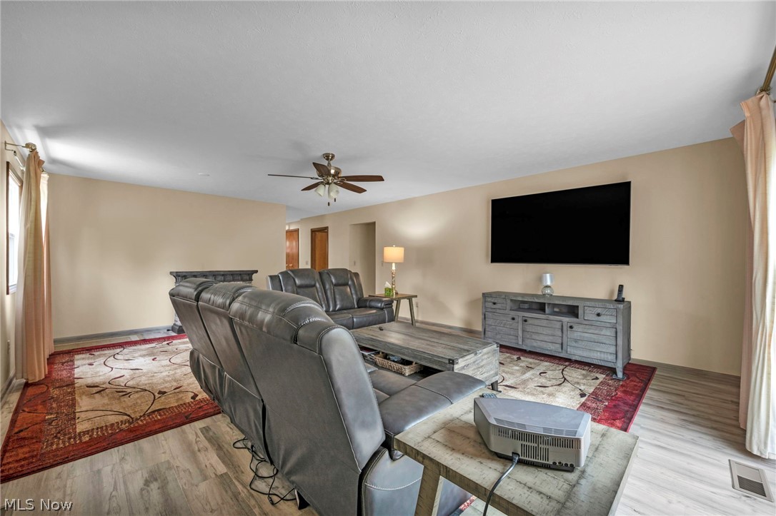 9841 Brookline Oval Strongsville OH 44136
