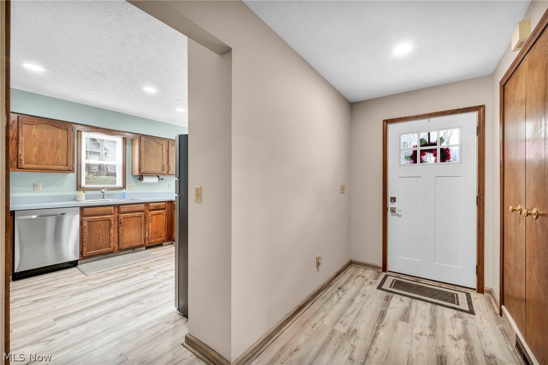 9841 Brookline Oval Strongsville OH 44136