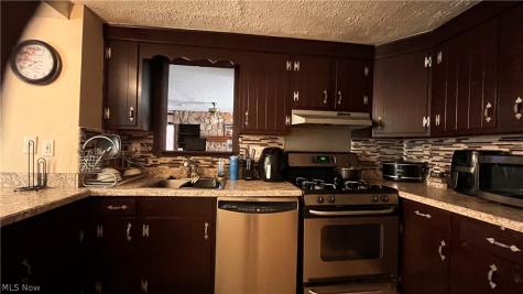 1766 Longwood Drive Mayfield Heights OH 44124