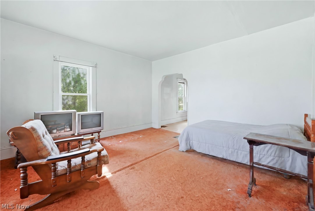 22 Spring Street Struthers OH 44471