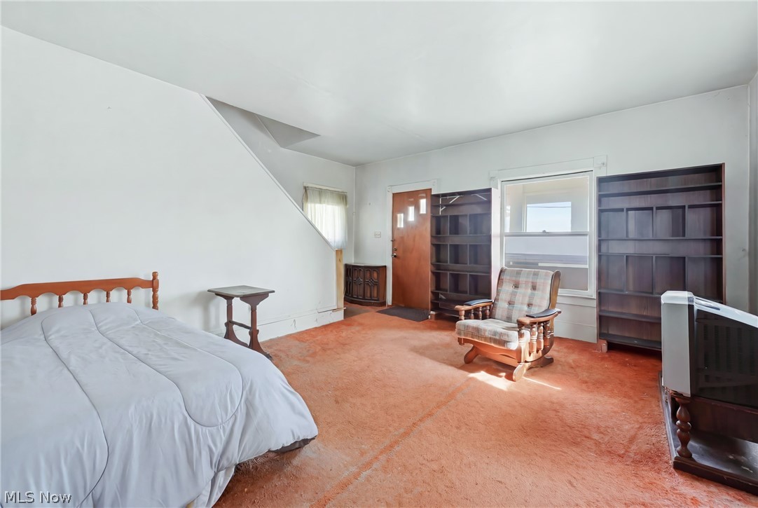 22 Spring Street Struthers OH 44471