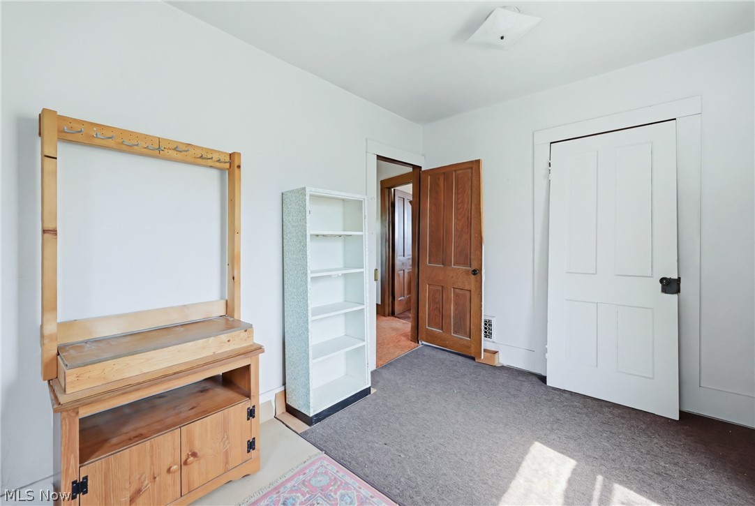 22 Spring Street Struthers OH 44471