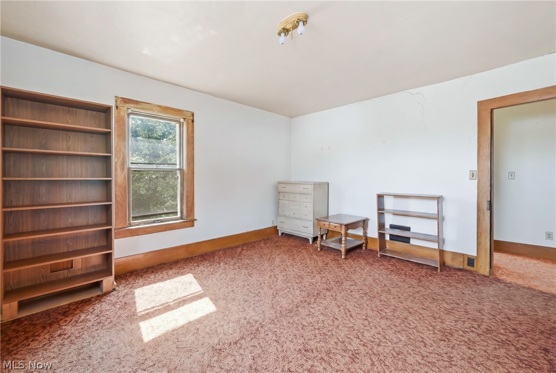 22 Spring Street Struthers OH 44471
