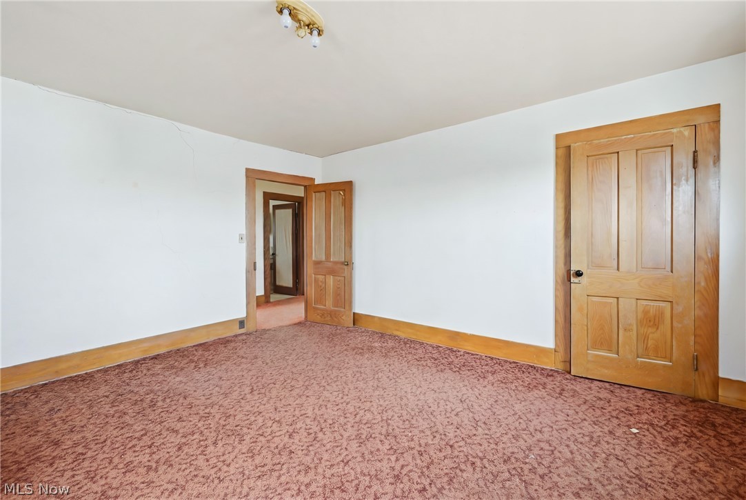 22 Spring Street Struthers OH 44471