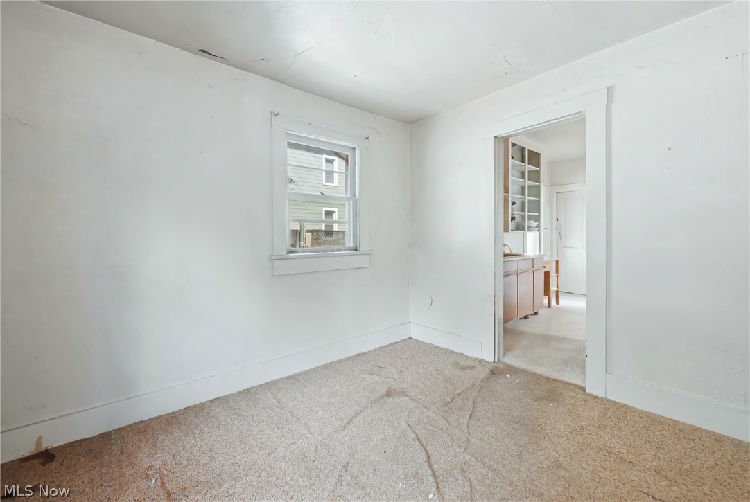 22 Spring Street Struthers OH 44471
