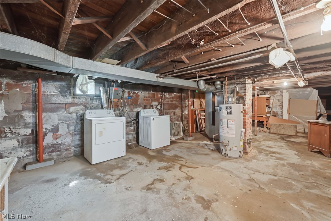 22 Spring Street Struthers OH 44471