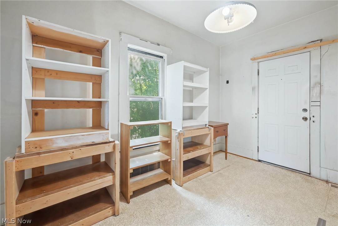 22 Spring Street Struthers OH 44471