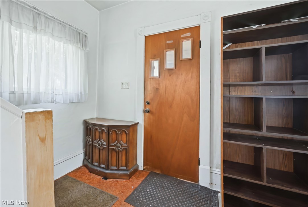 22 Spring Street Struthers OH 44471