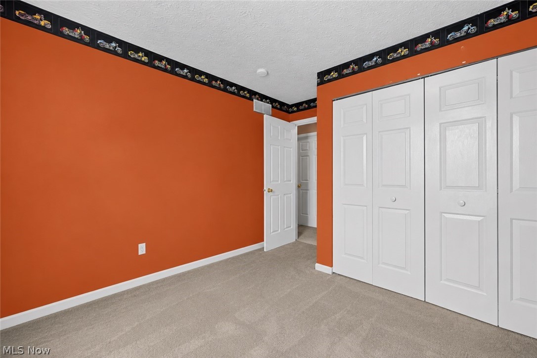 685 W Lake Street Ravenna OH 44266