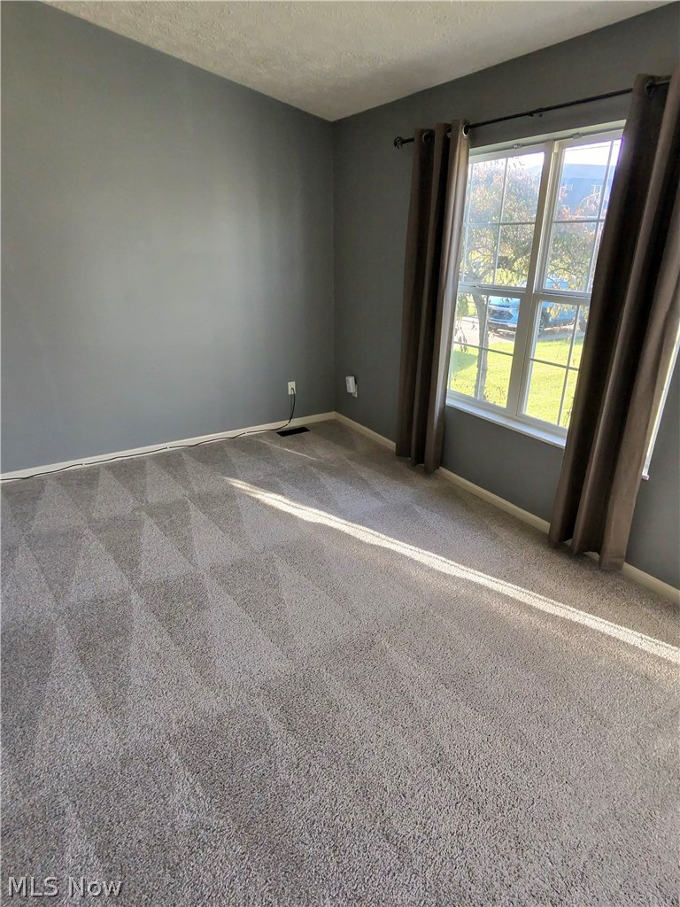 685 W Lake Street Ravenna OH 44266