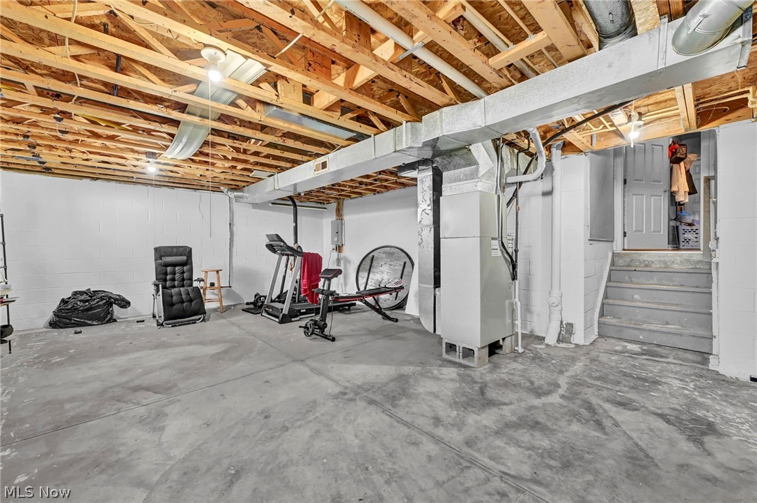685 W Lake Street Ravenna OH 44266