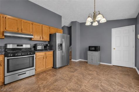 685 W Lake Street Ravenna OH 44266