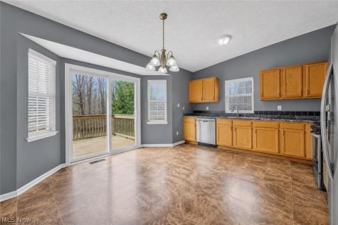 685 W Lake Street Ravenna OH 44266