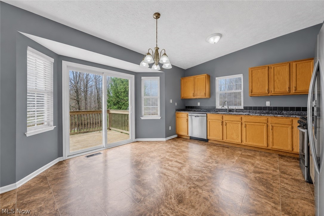 685 W Lake Street Ravenna OH 44266