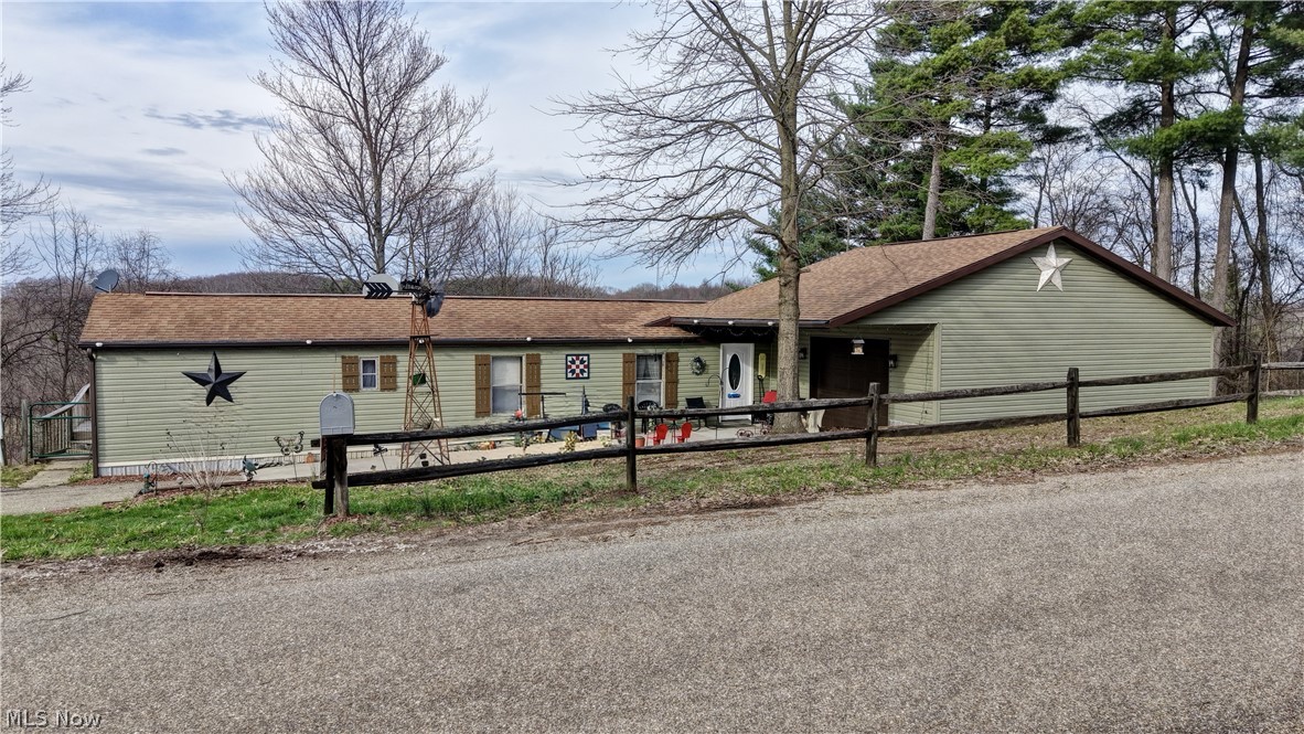 5931 Beagle Club Road Newcomerstown OH 43832