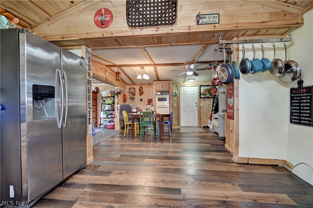 5931 Beagle Club Road Newcomerstown OH 43832
