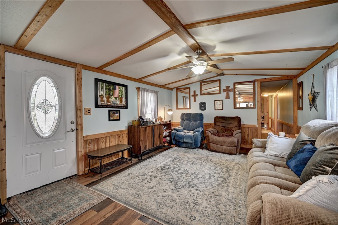 5931 Beagle Club Road Newcomerstown OH 43832