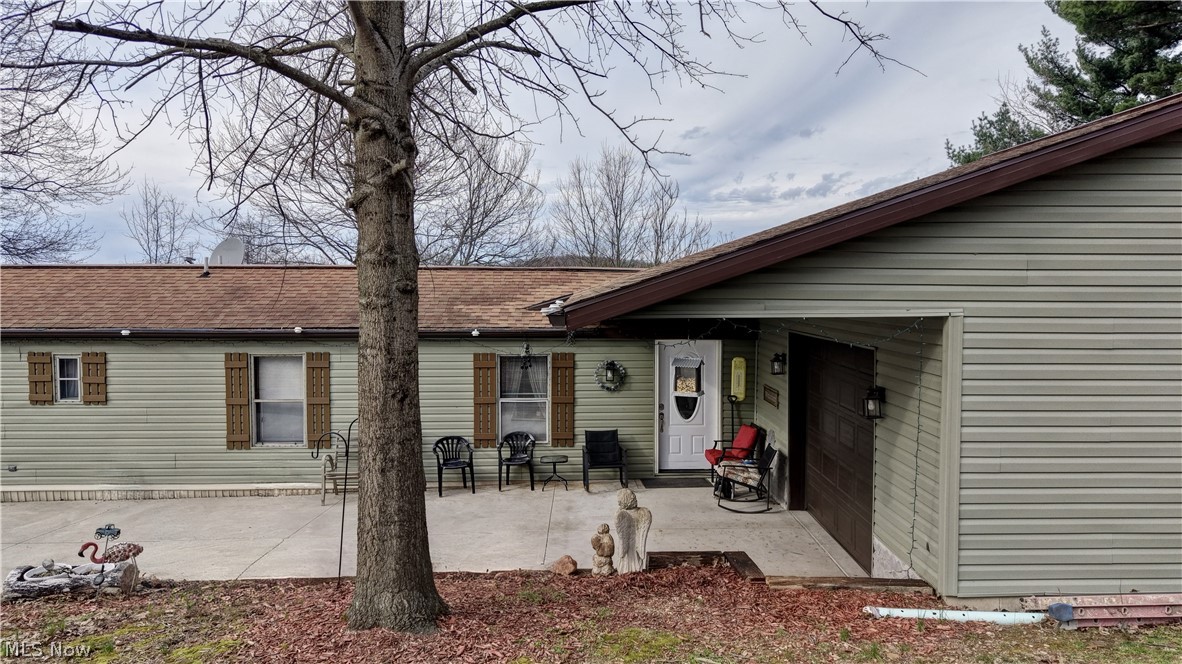 5931 Beagle Club Road Newcomerstown OH 43832