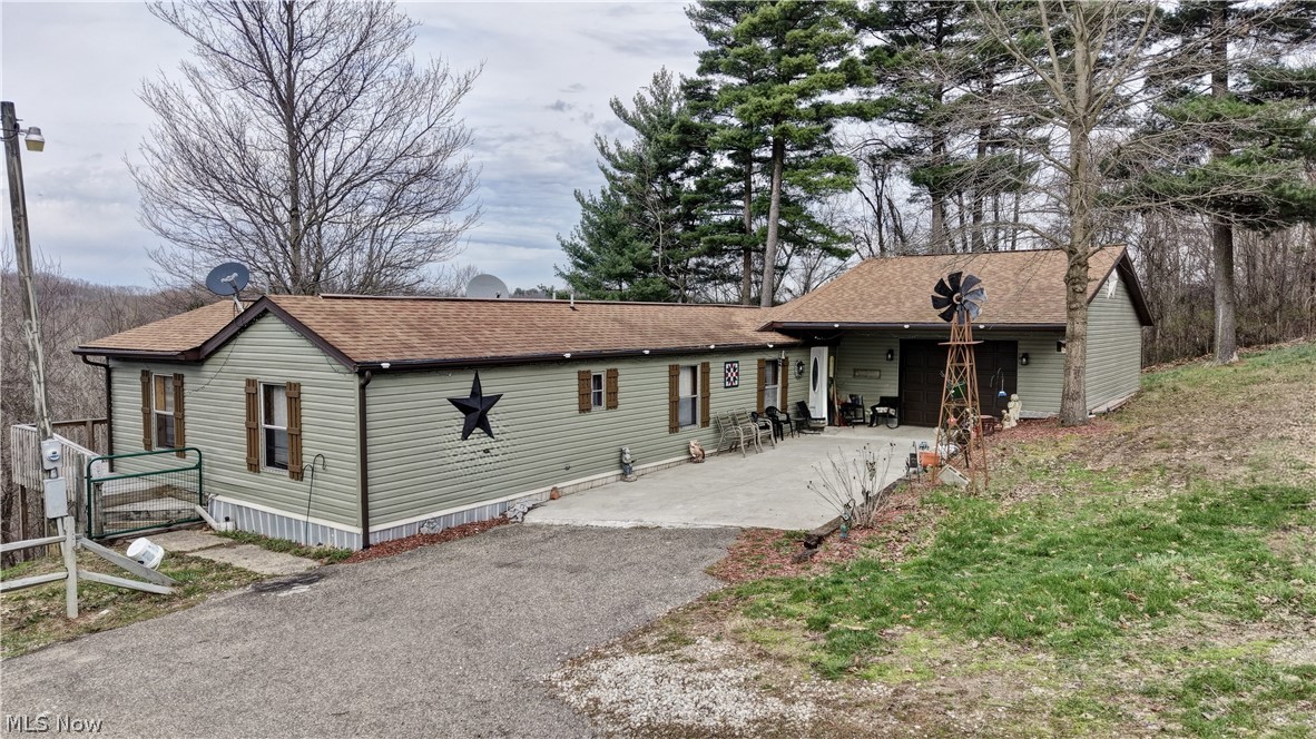 5931 Beagle Club Road Newcomerstown OH 43832