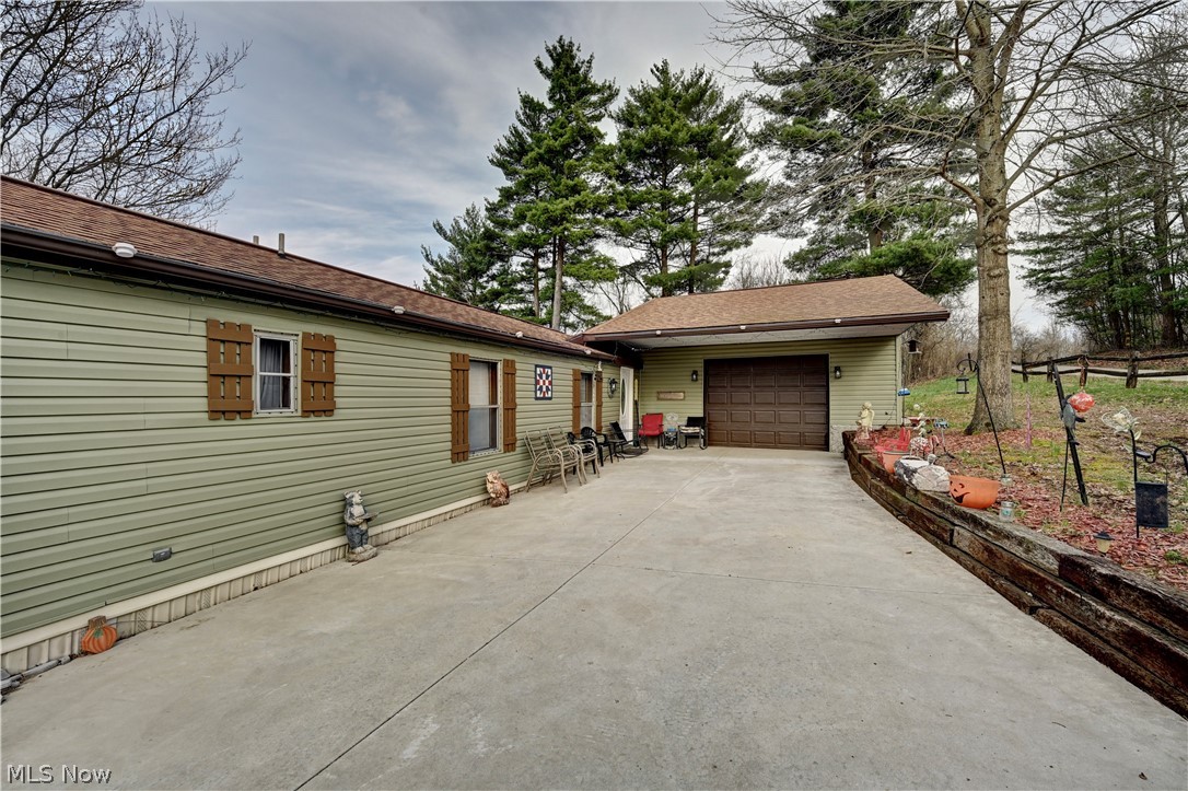 5931 Beagle Club Road Newcomerstown OH 43832