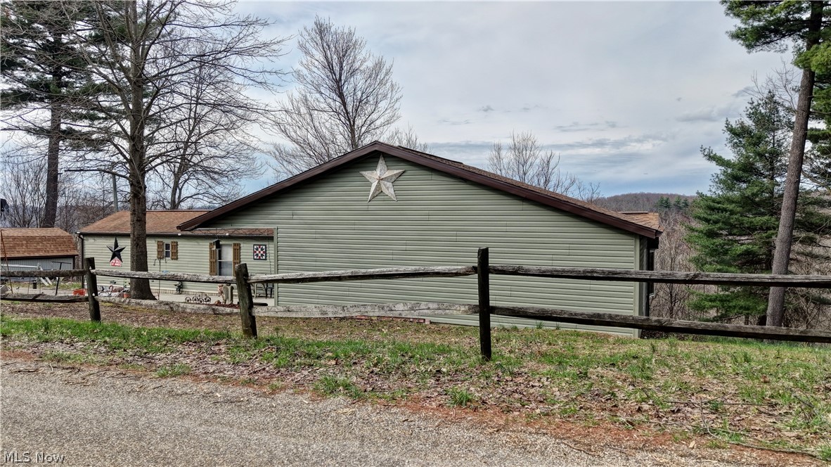 5931 Beagle Club Road Newcomerstown OH 43832