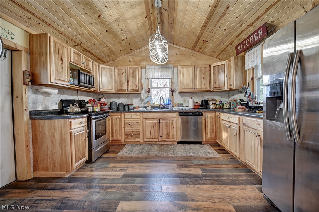 5931 Beagle Club Road Newcomerstown OH 43832