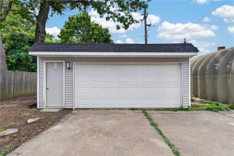 18104 Windward Road Cleveland OH 44119
