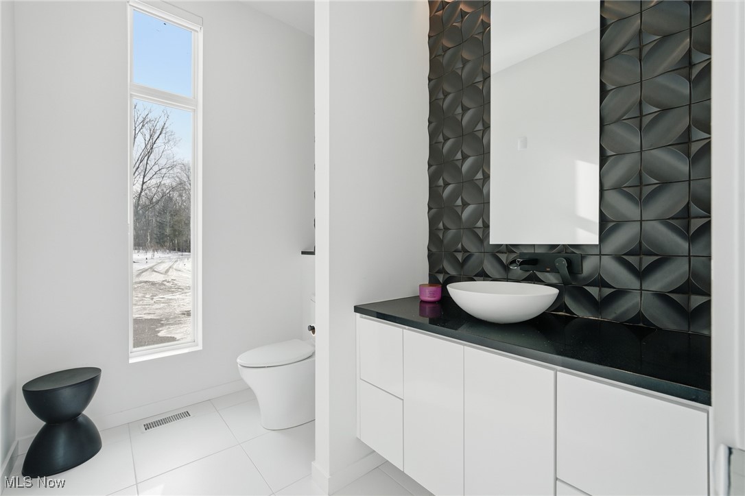 12345 Lake Shore Boulevard Bratenahl OH 44108