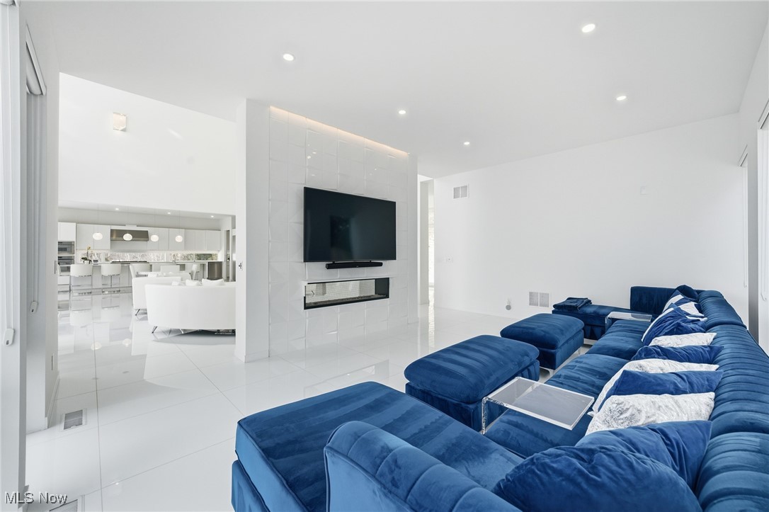 12345 Lake Shore Boulevard Bratenahl OH 44108